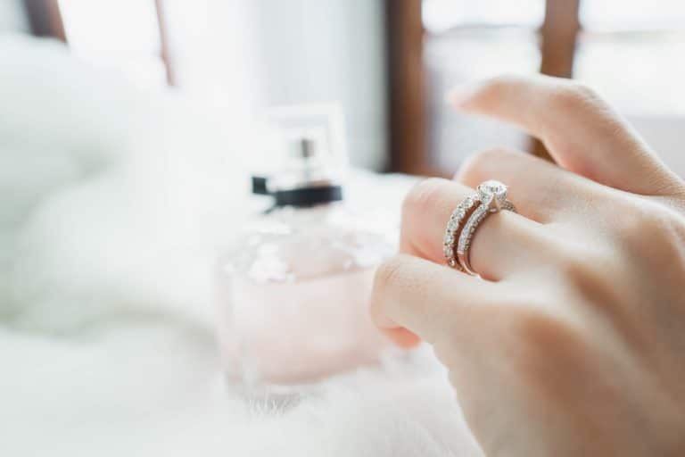 Read more about the article An expert guide to choosing the perfect diamond